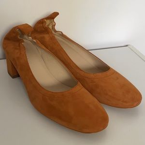 BRAND NEW Everlane Heels in Cognac Suede, Size 8